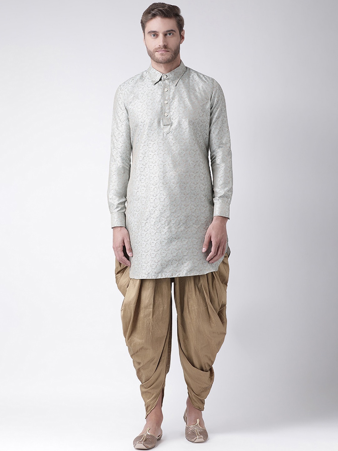 

DEYANN Men Silver Kurta with Patiala