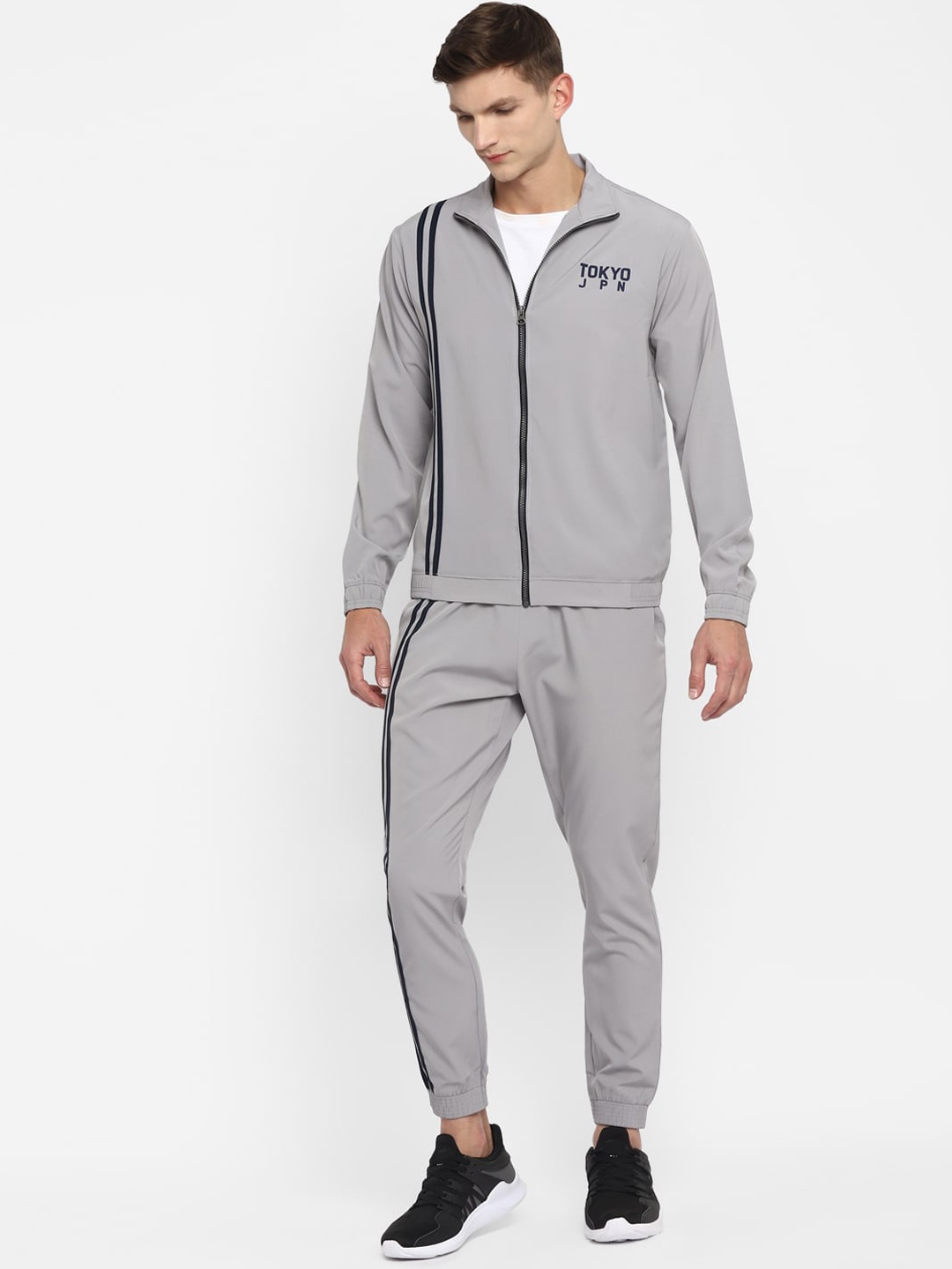 

Yuuki Men Grey Solid Track Suit