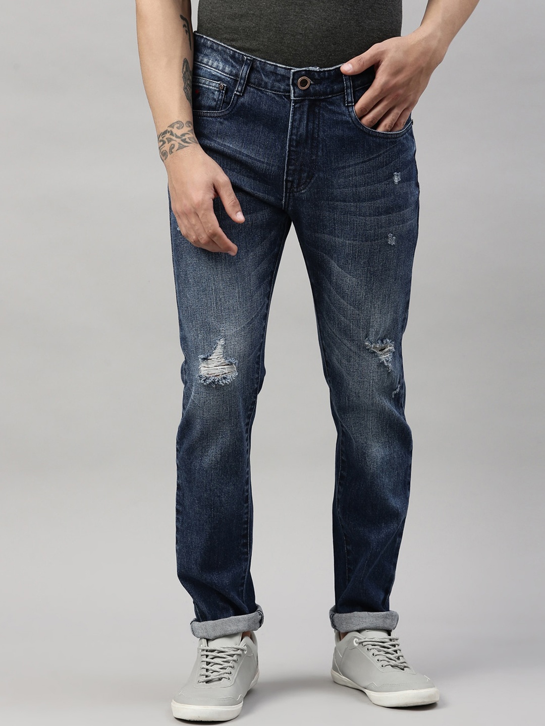 

CINOCCI Men Navy Blue Slim Fit Mildly Distressed Light Fade Stretchable Jeans