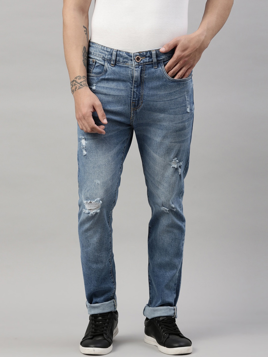 

CINOCCI Men Blue Slim Fit Mildly Distressed Heavy Fade Stretchable Jeans