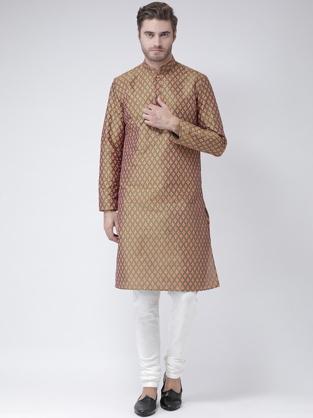 

DEYANN Men Green Printed Dupion Silk Kurta with Churidar