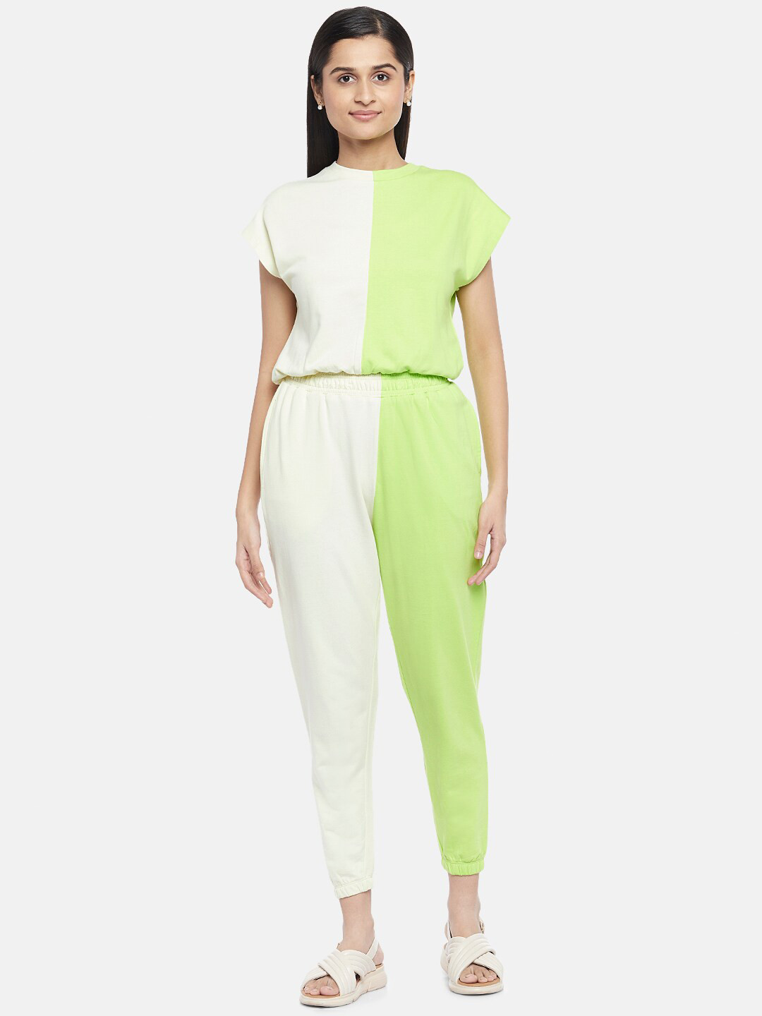 

People Women Green & White Colourblocked T-shirt with Joggers Set