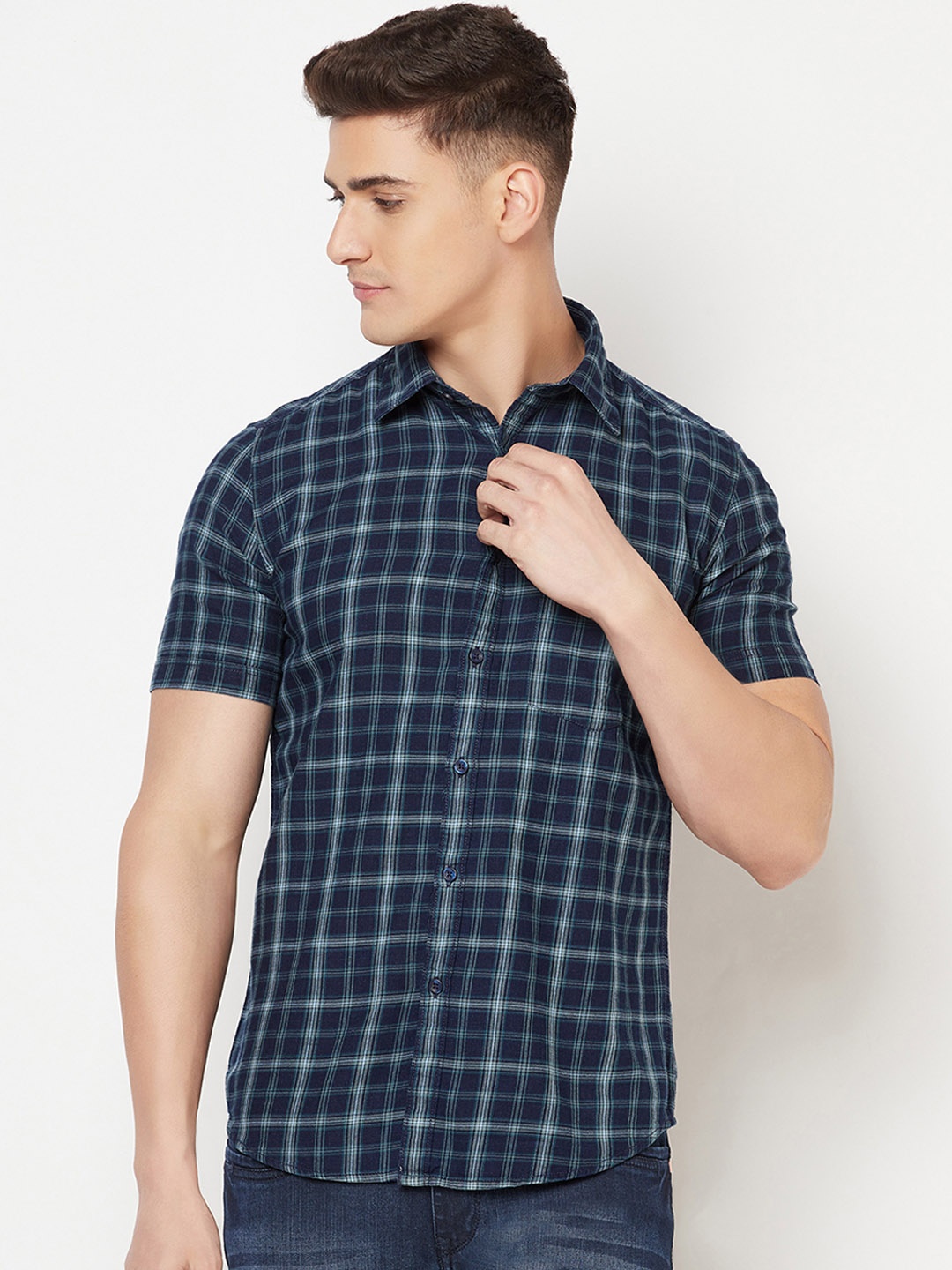 

Crimsoune Club Men Navy Blue & White Slim Fit Shepherd Checked Pure Cotton Casual Shirt