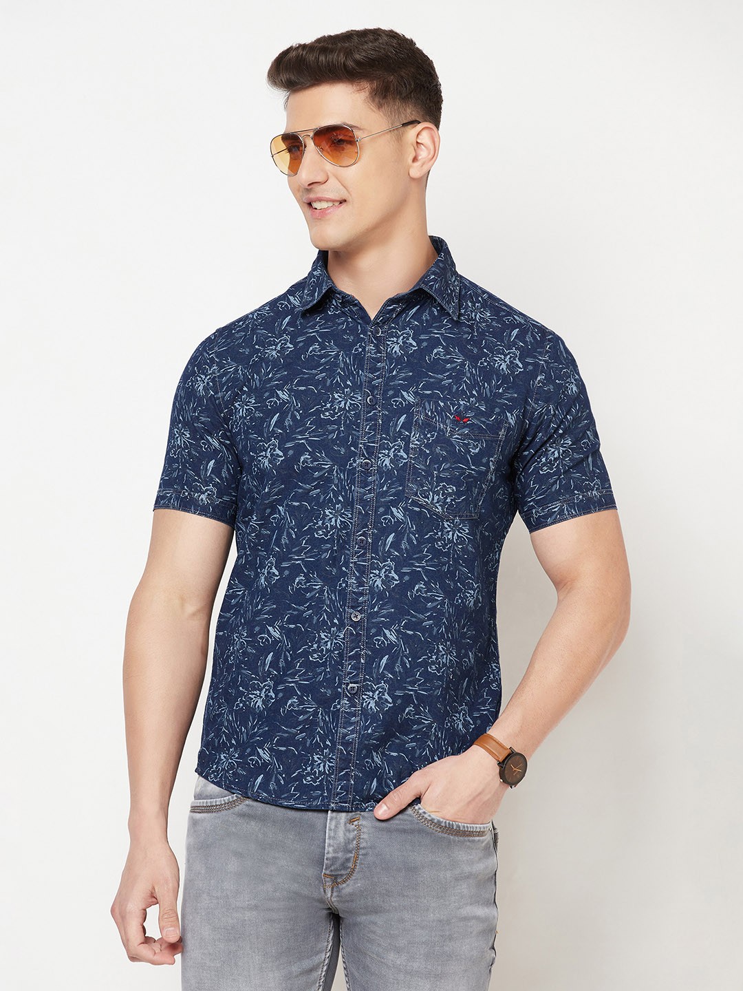 

Crimsoune Club Men Navy Blue Slim Fit Floral Printed Pure Cotton Casual Shirt