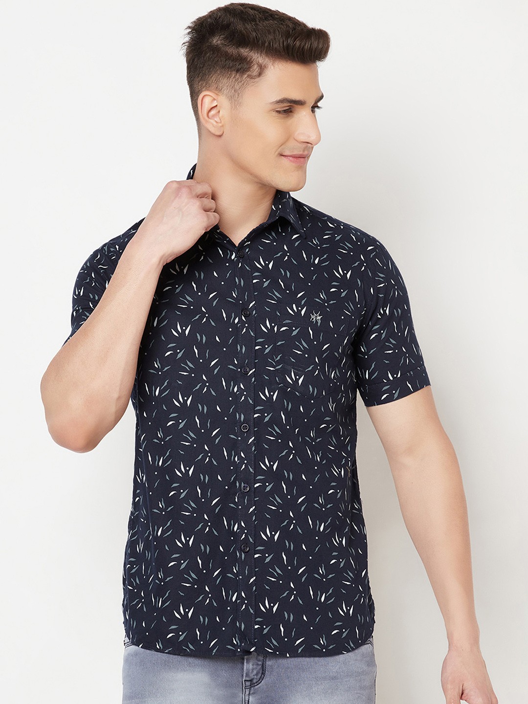 

Crimsoune Club Men Navy Blue Slim Fit Printed Pure Cotton Casual Shirt