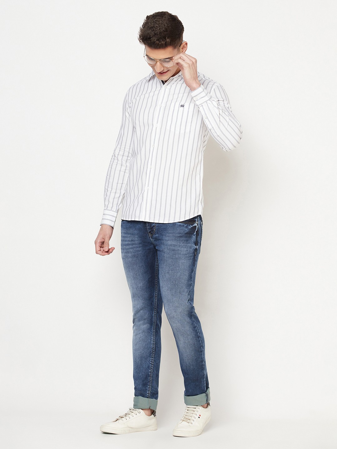 

Crimsoune Club Men White Slim Fit Striped Casual Shirt