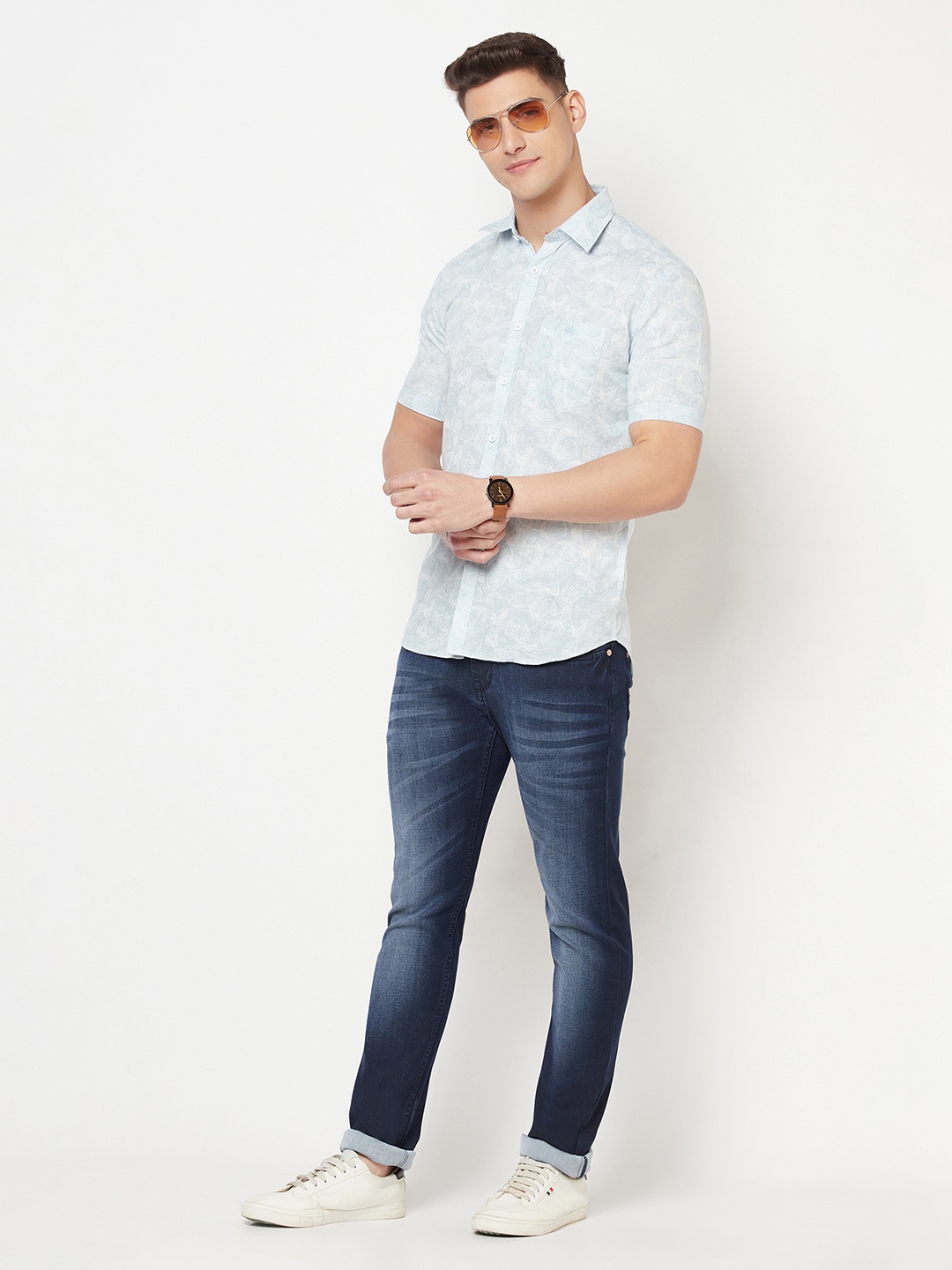 

Crimsoune Club Men Blue Slim Fit Floral Printed Casual Shirt