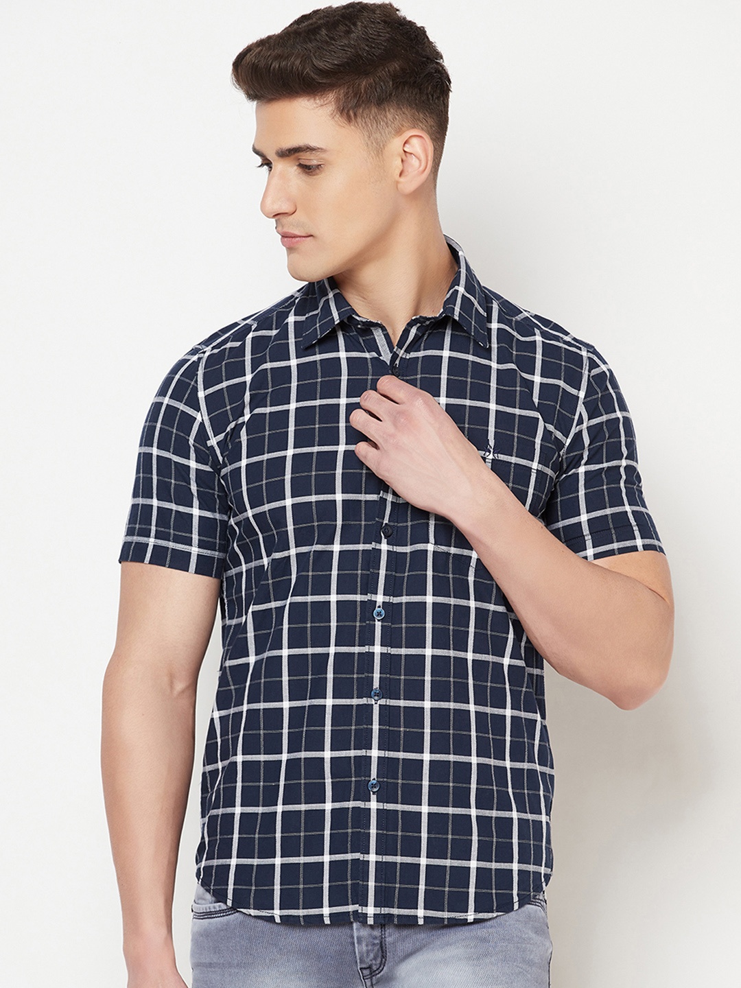

Crimsoune Club Men Navy Blue & White Slim Fit Checked Pure Cotton Casual Shirt