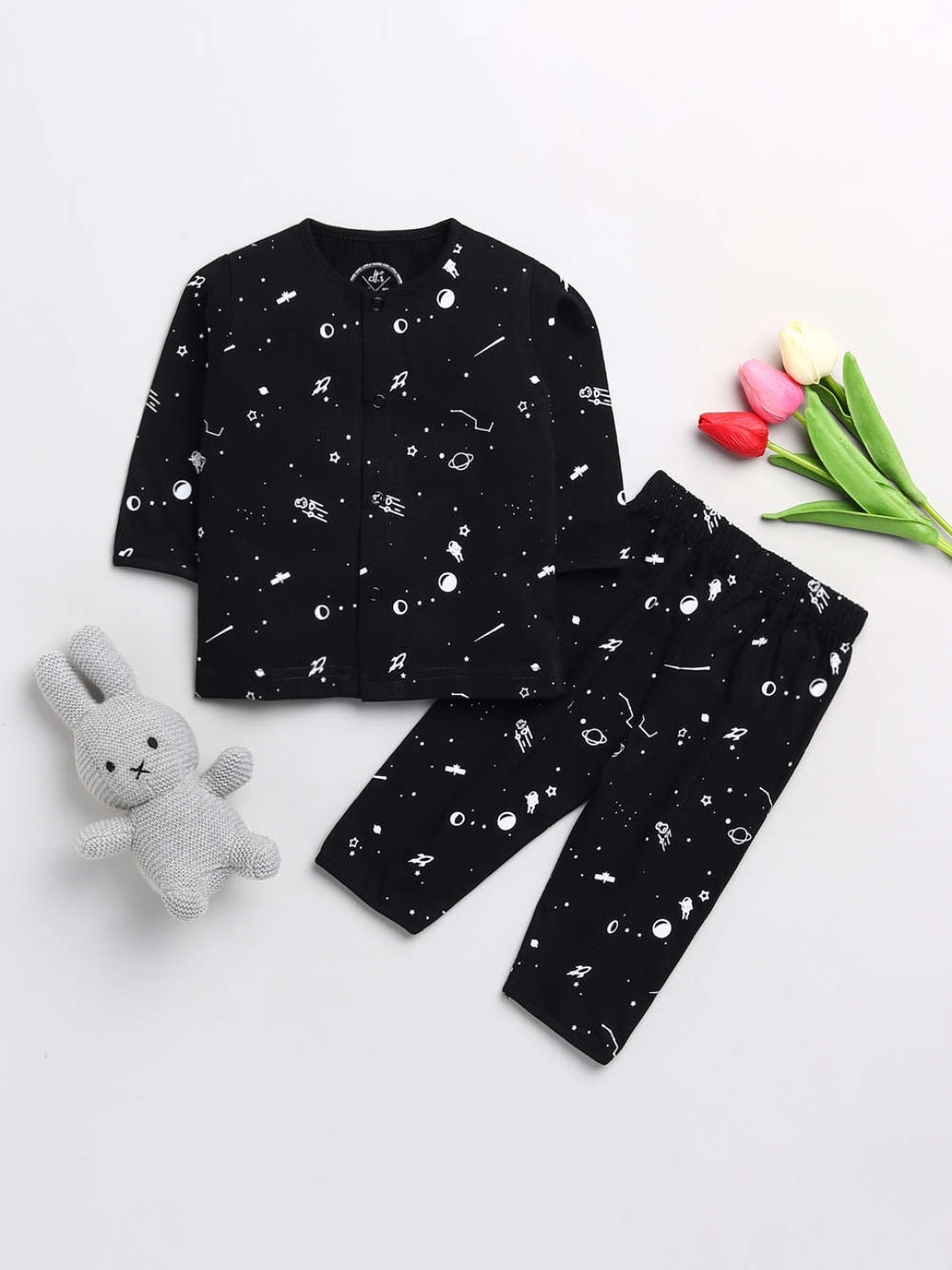 

Clt.s Unisex Kids Black & White Space Printed Full Sleeve Night Suit