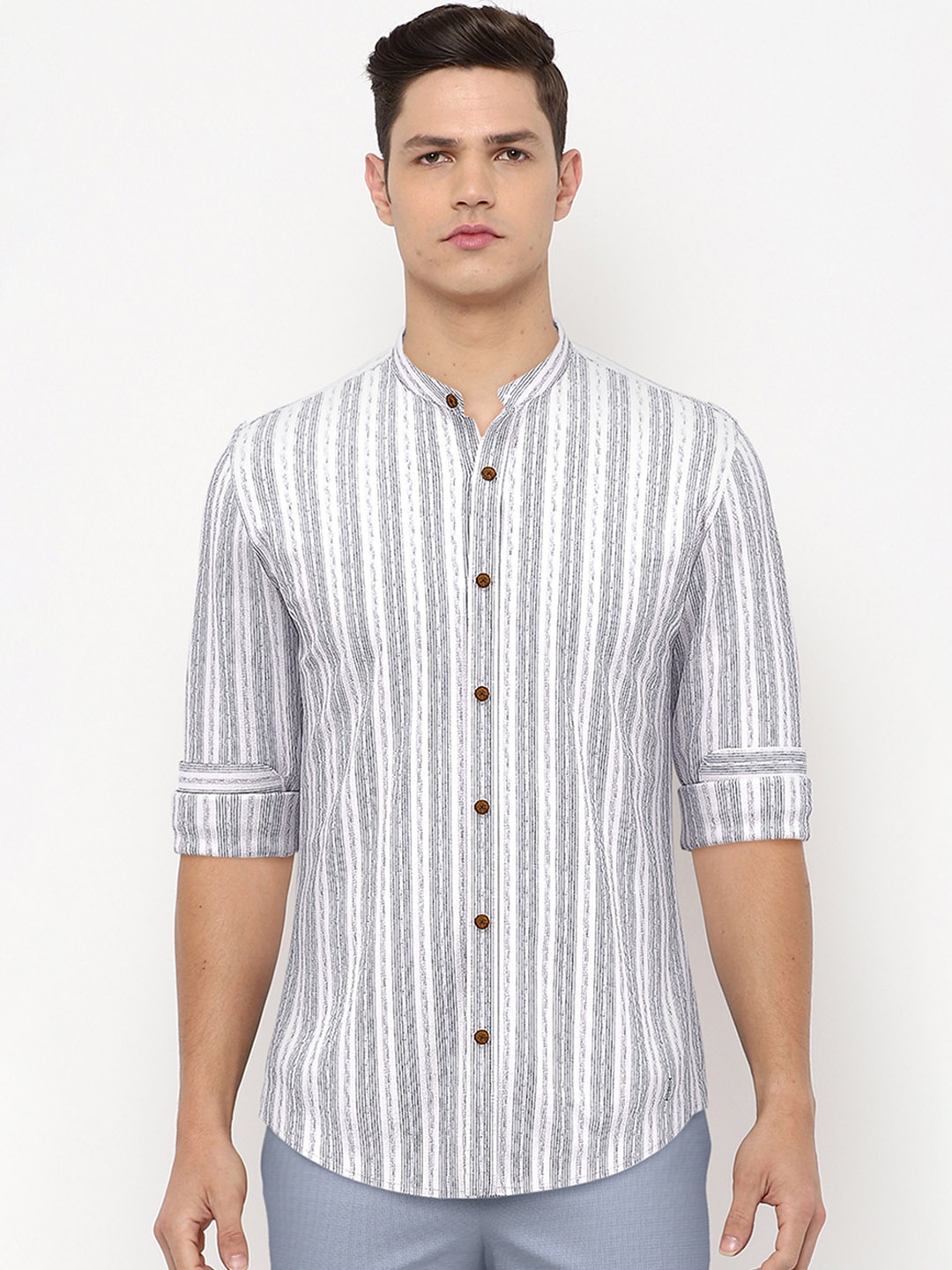 

Peter England Casuals Men Grey & White Slim Fit Striped Pure Cotton Casual Shirt
