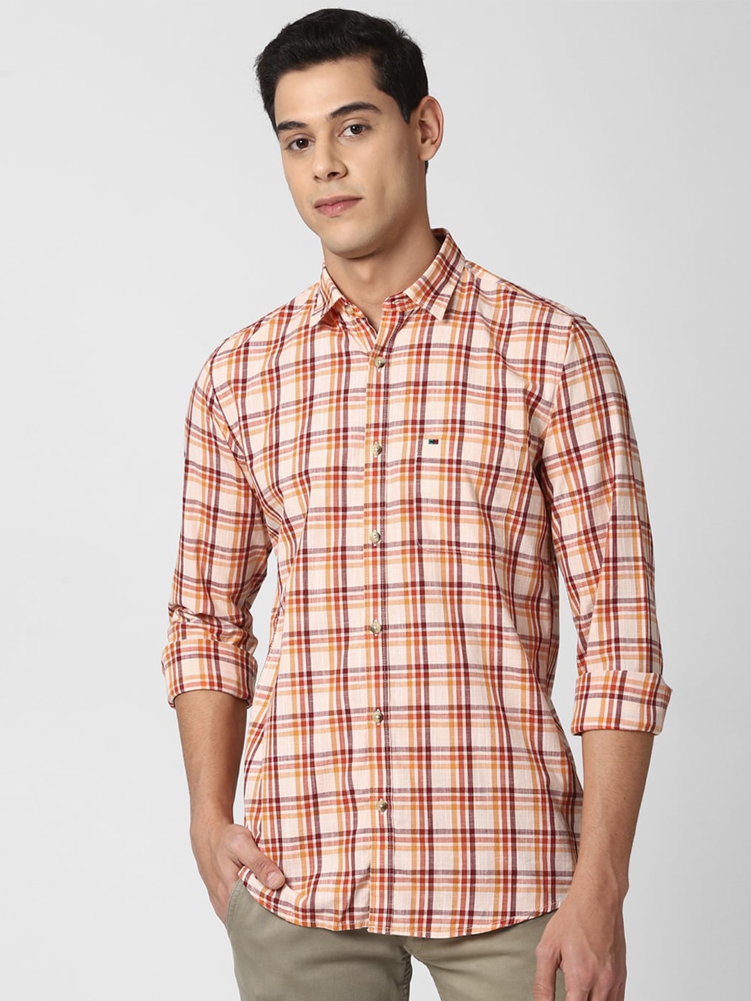 

Peter England Casuals Men Cream-Coloured Slim Fit Checked Cotton Casual Shirt