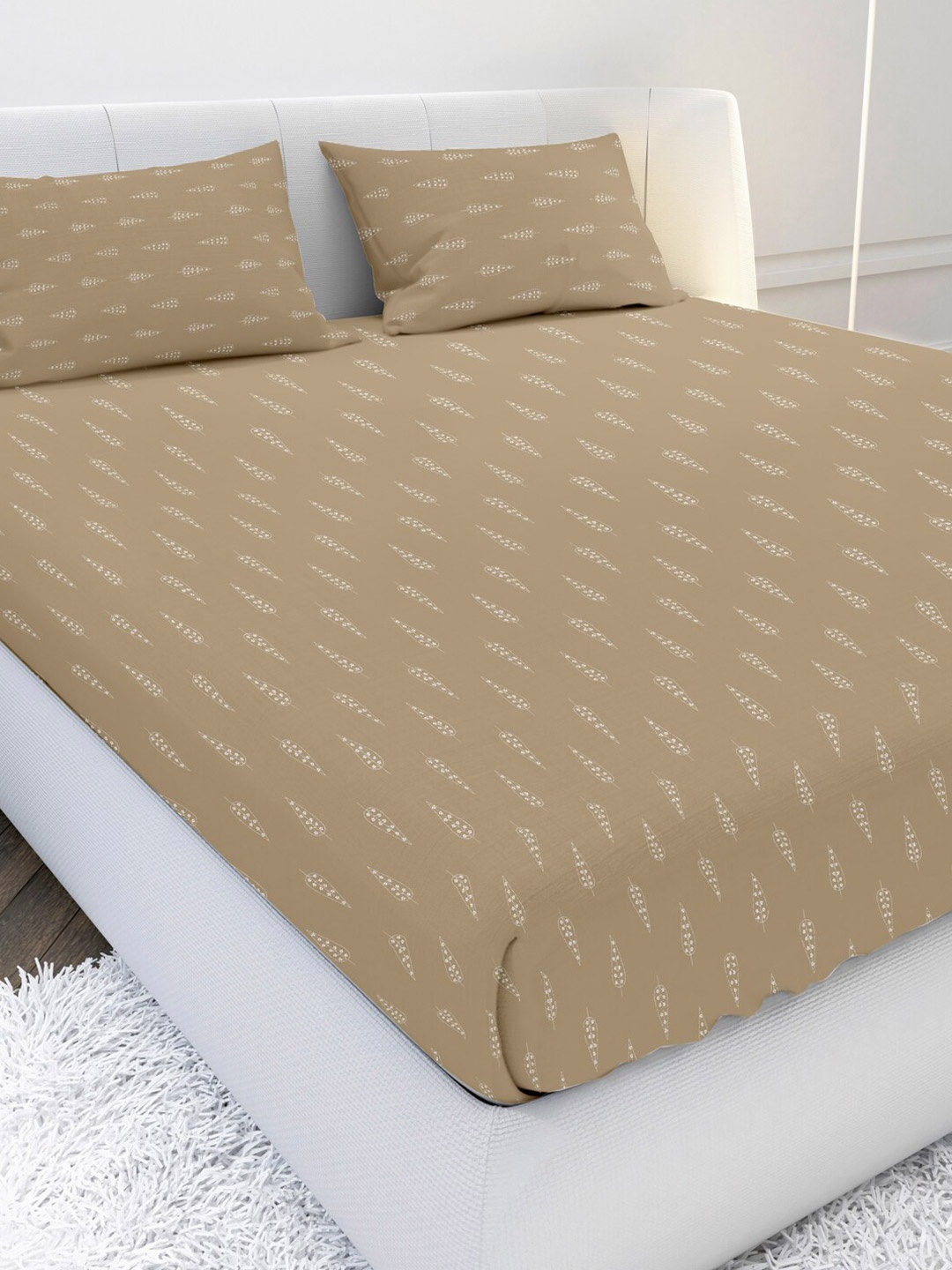 

MAYFAIR HOMES LONDON Gold-Toned & White Floral 210 TC Queen Bedsheet with 2 Pillow Covers