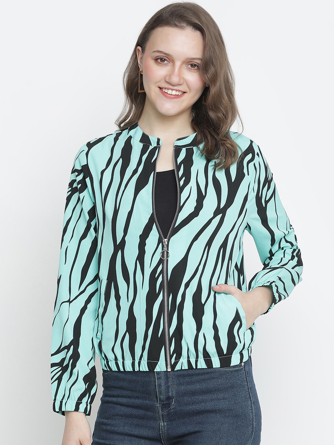 

Oxolloxo Women Green Striped Lightweight Tailored Jacket