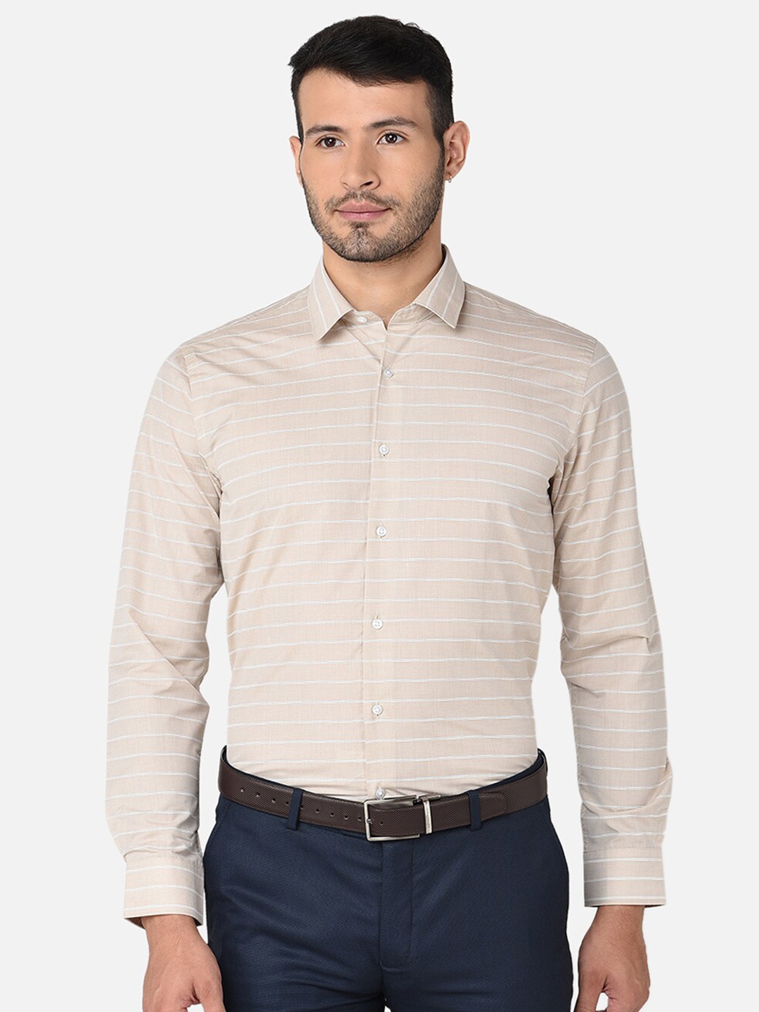 

Oxemberg Men Beige Classic Slim Fit Striped Formal Shirt