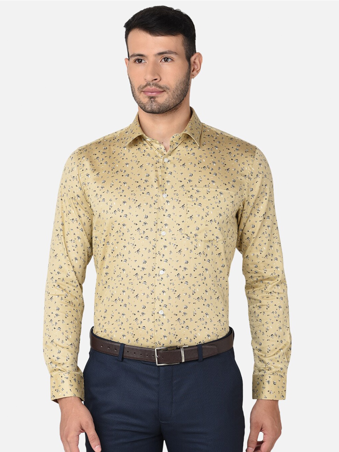 

Oxemberg Men Beige Classic Slim Fit Floral Printed Formal Shirt