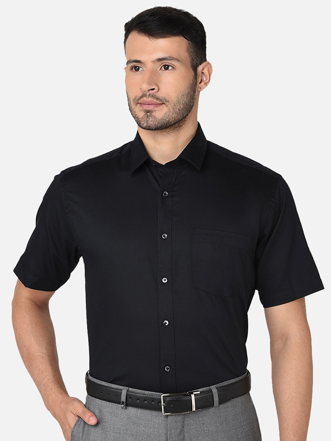 

Oxemberg Men Black Classic Cotton Formal Shirt