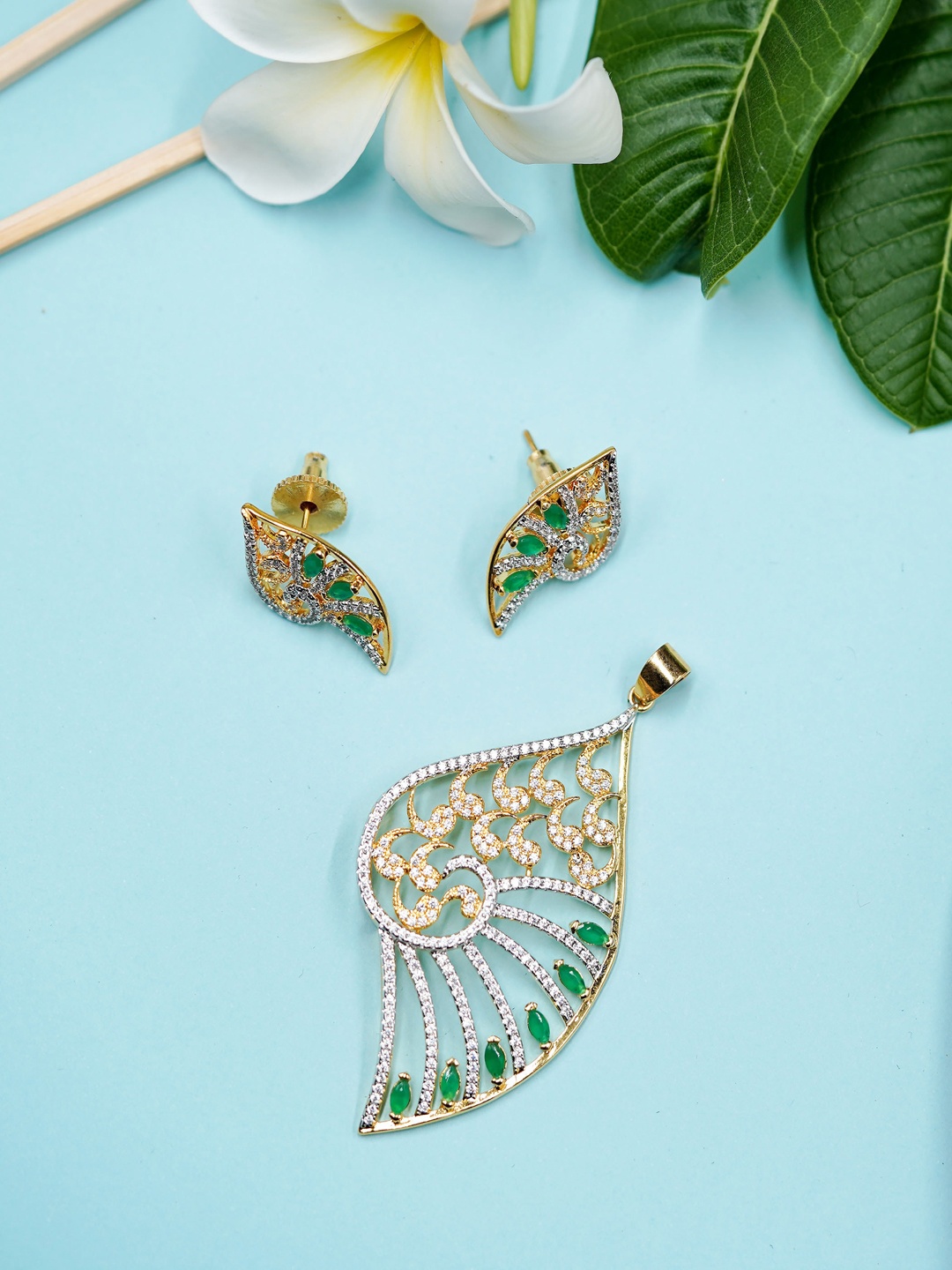 

Voylla Gold-Toned & Green Stone-Studded Pendant With Earring Set