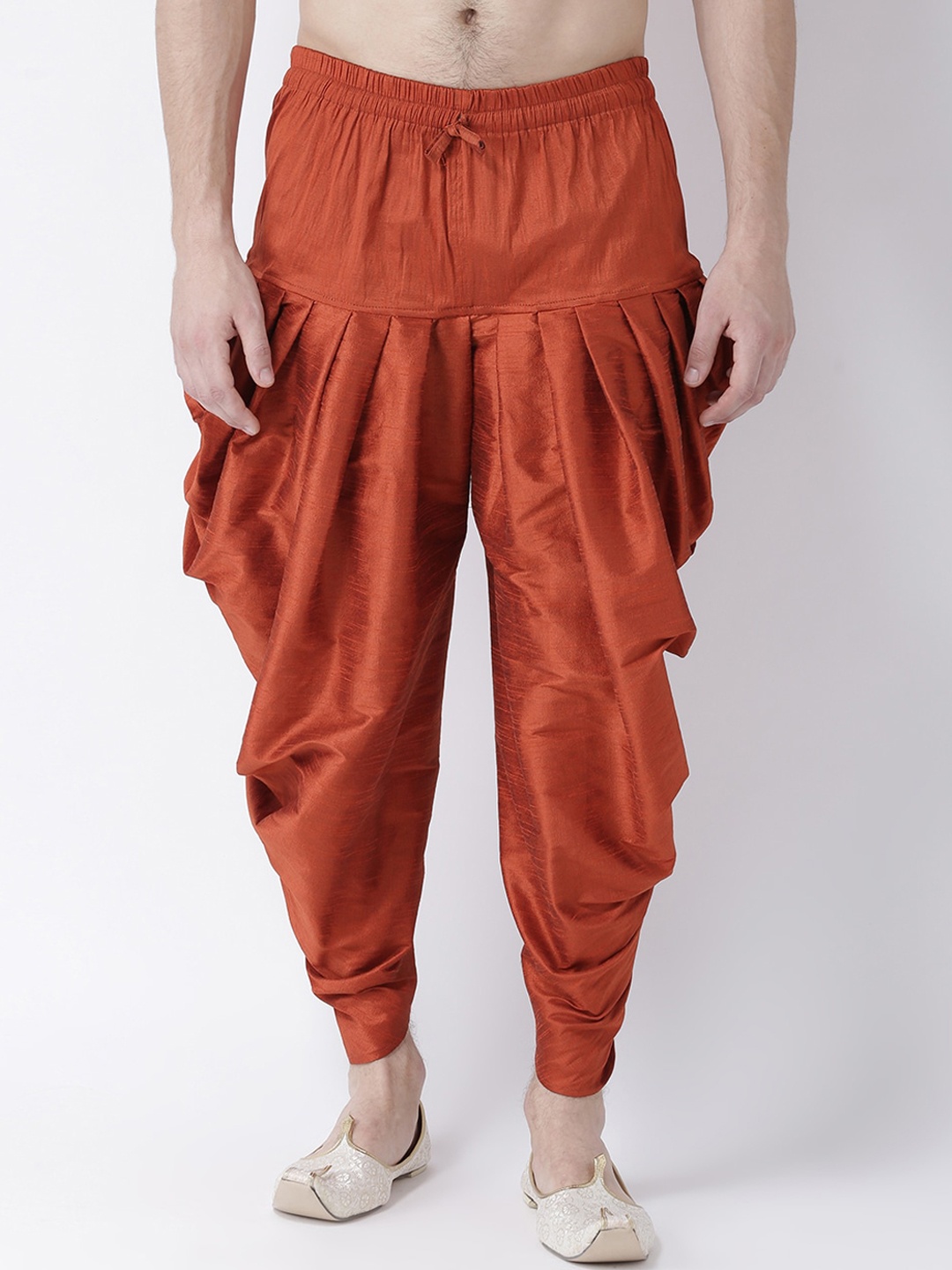 

DEYANN Men Orange Solid Patiala