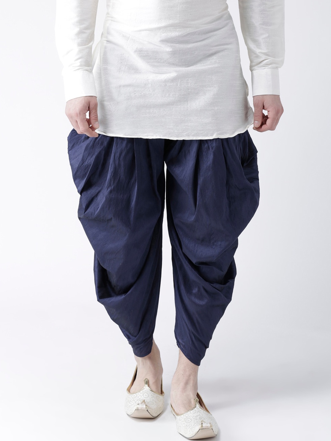 

DEYANN Men Navy Blue Solid Patiala