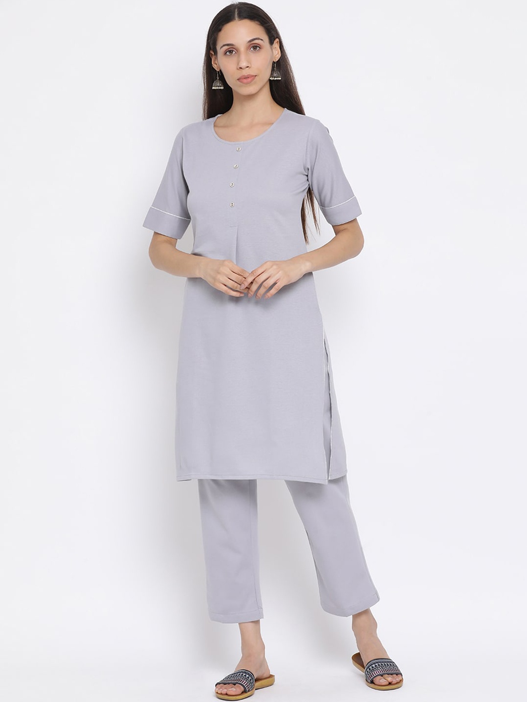 

Span Women Grey Solid Pure Cotton Kurta with Trousers