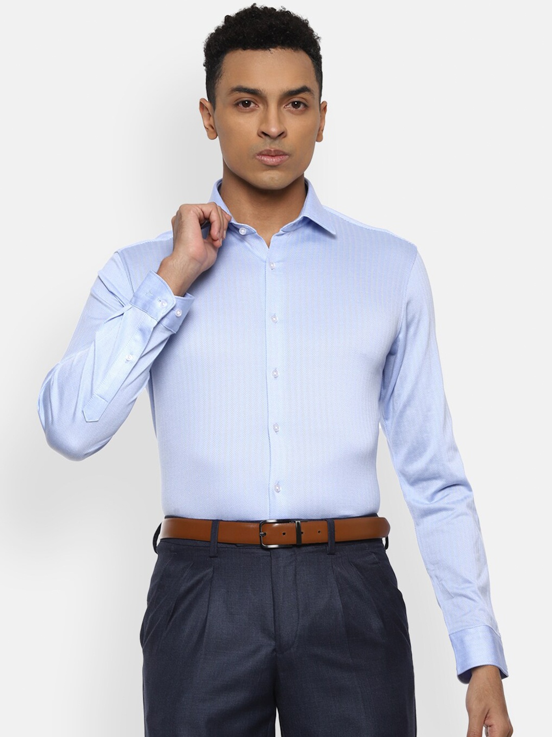 

Van Heusen Men Blue Slim Fit Formal Shirt