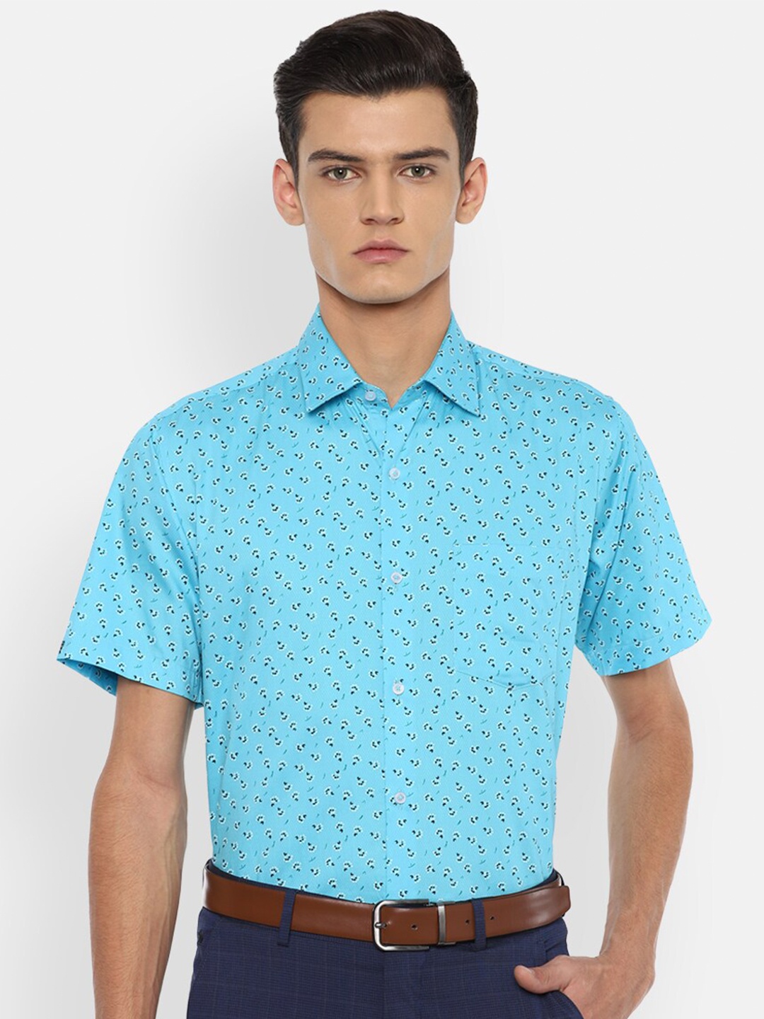 

Van Heusen Men Blue Floral Pure Cotton Printed Formal Shirt
