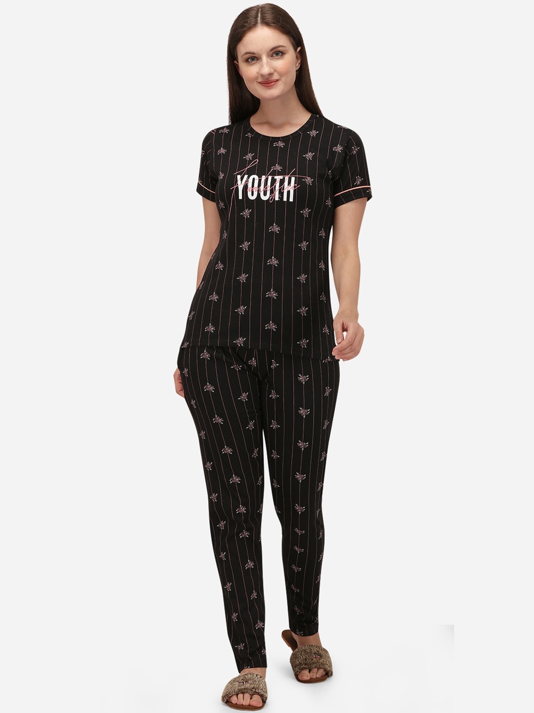 

Lenissa Women Black Floral Printed Pure Cotton Night Suit