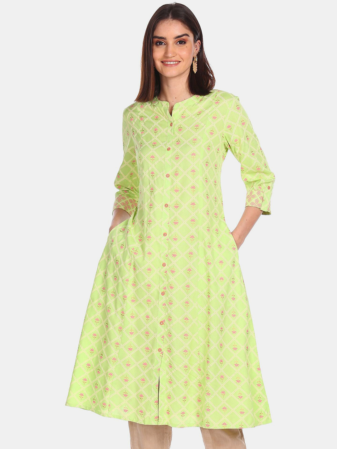 

Karigari Women Green Ethnic Motifs Kurta