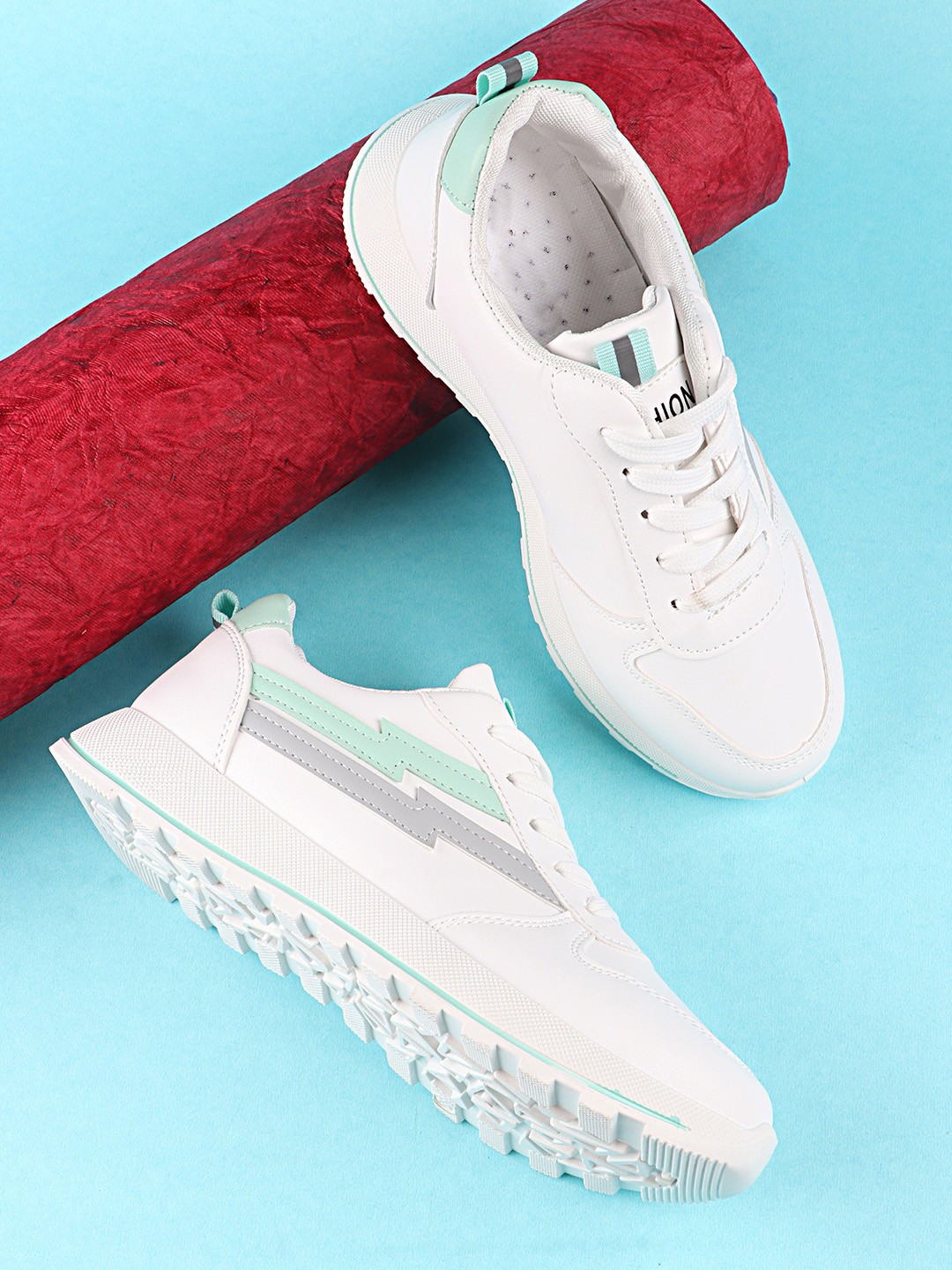 

THE WHITE POLE Women White & Green Colourblocked Sneakers