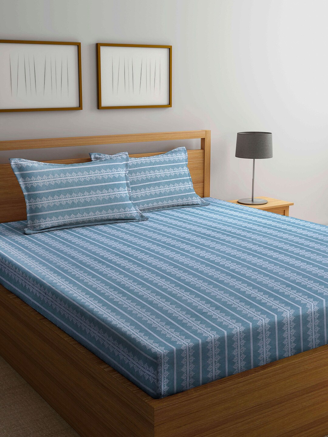 

Arrabi Green & White Striped 300 TC Super King Bedsheet with 2 Pillow Covers