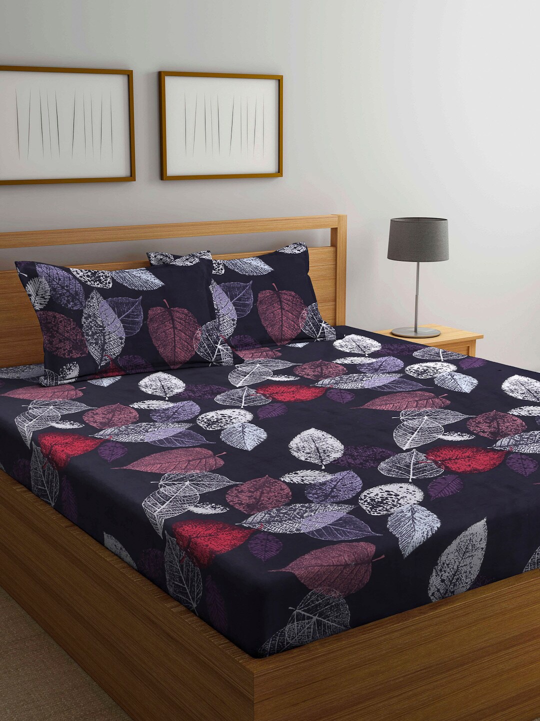 

Arrabi Black & Red Floral 300 TC King Bedsheet with 2 Pillow Covers