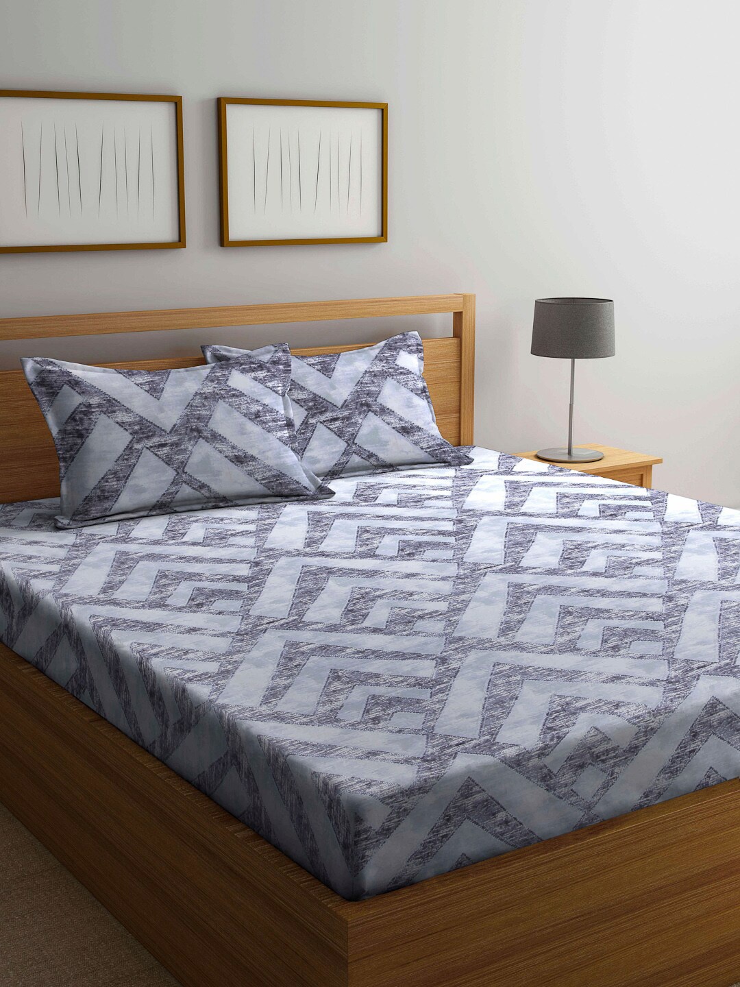 

Arrabi Grey Geometric 300 TC Super King Bedsheet with 2 Pillow Covers