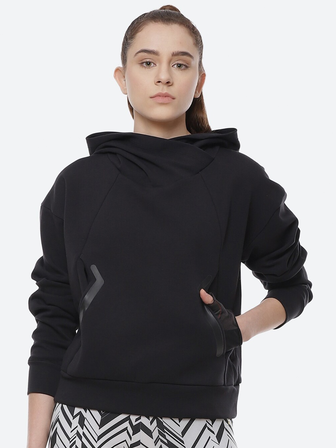 

ASICS Women W Tech Knit Hooded Training Sweatshirt, Black