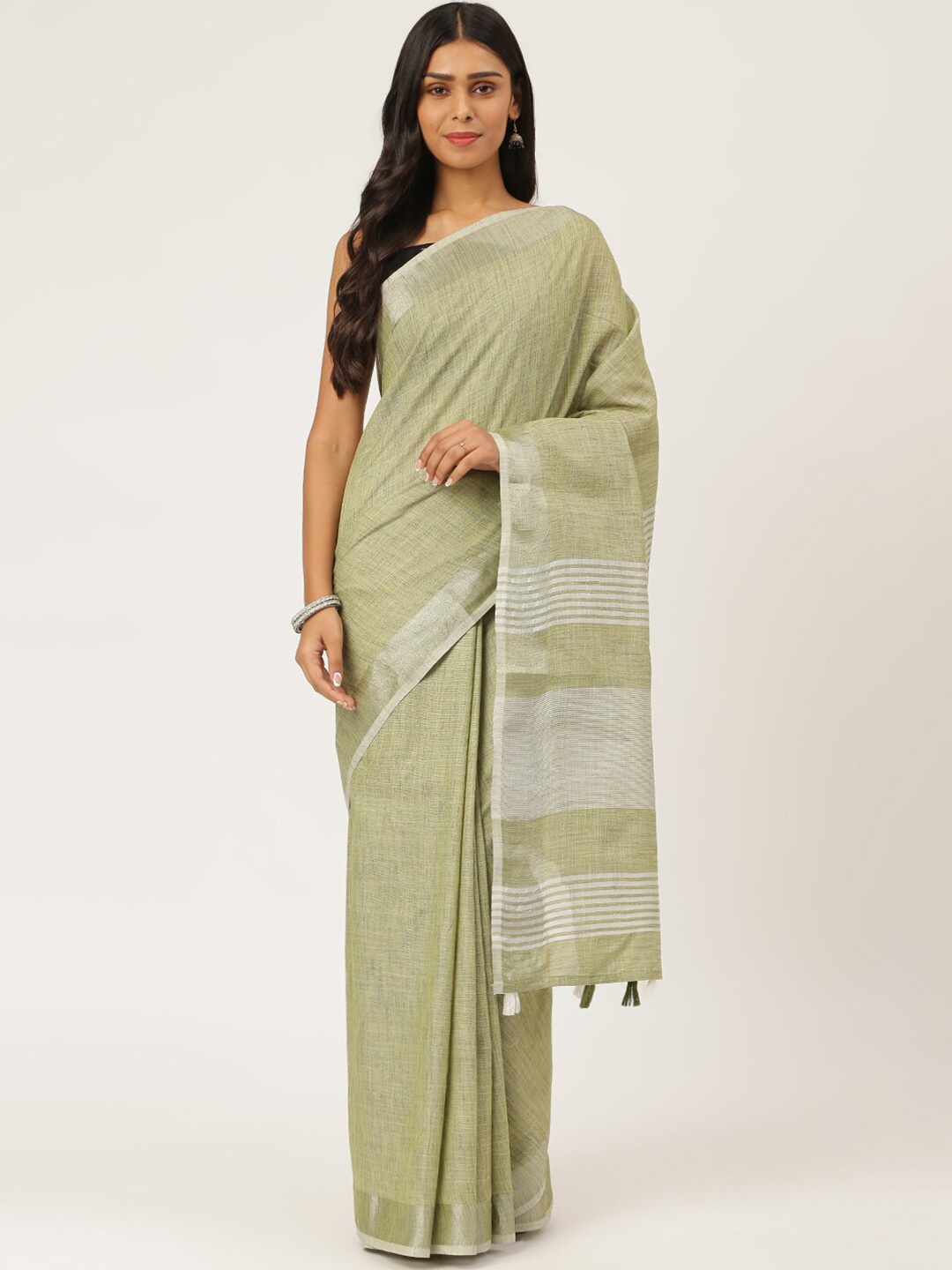 

KARAGIRI Women Green & Silver-Toned Zari Linen Blend Saree
