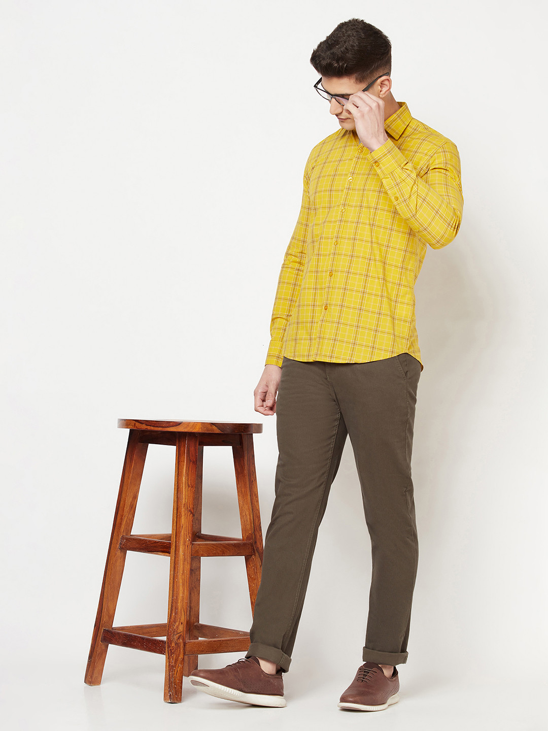 

Crimsoune Club Men Mustard Slim Fit Checked Casual Shirt