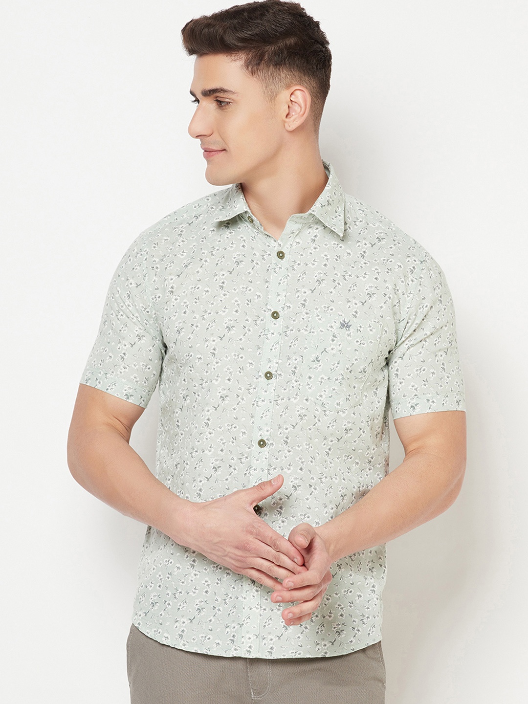 

Crimsoune Club Men Green & White Slim Fit Floral Printed Cotton Linen Casual Shirt