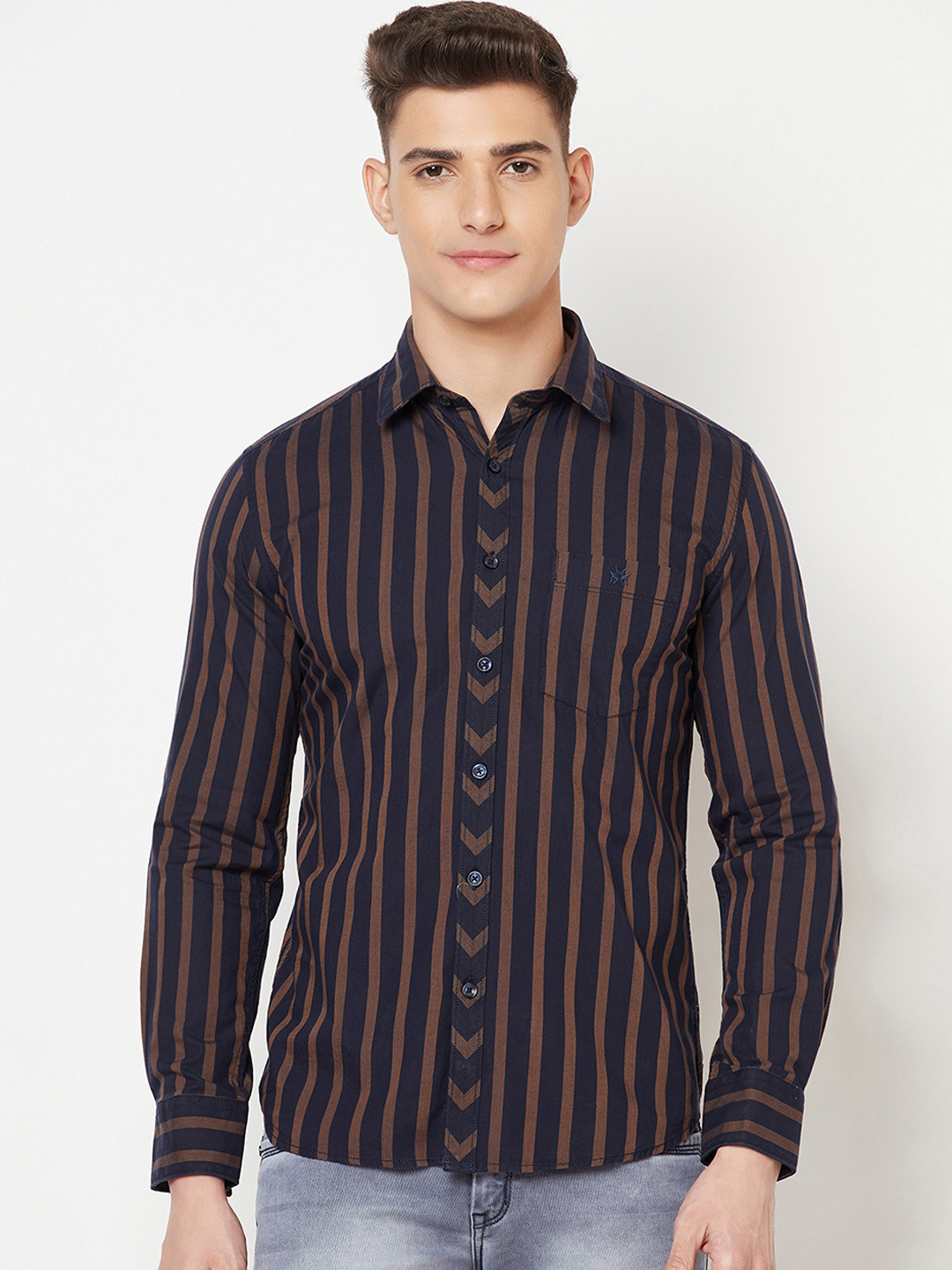

Crimsoune Club Men Navy Blue Slim Fit Striped Casual Shirt