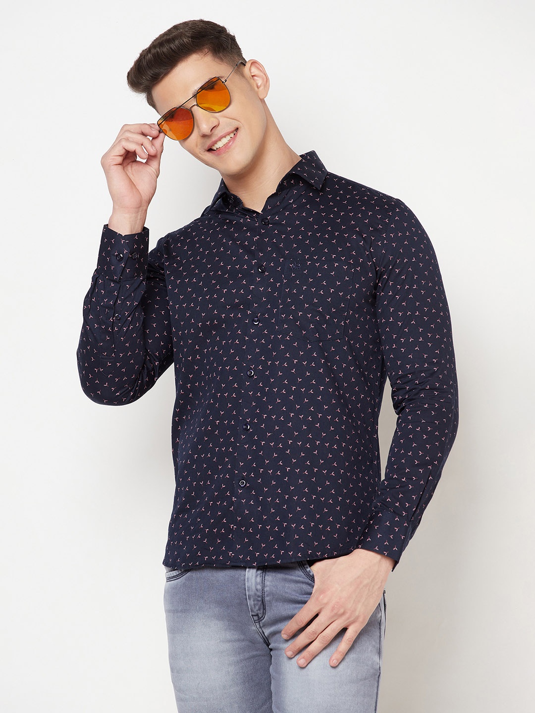 

Crimsoune Club Men Navy Blue Slim Fit Floral Printed Pure Cotton Casual Shirt