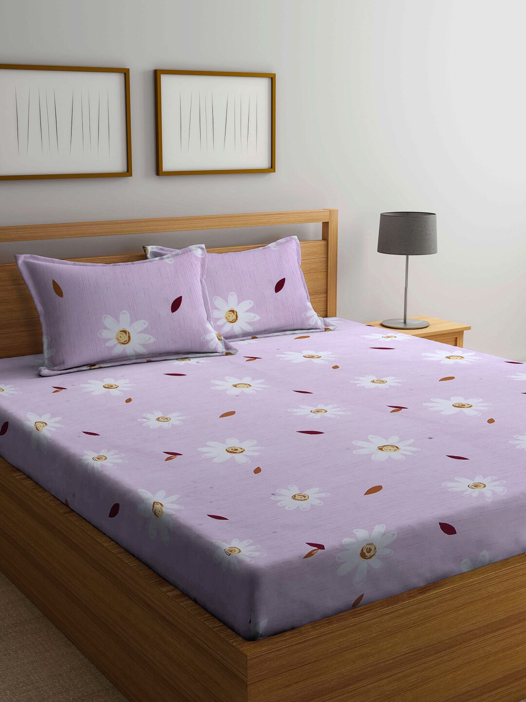 

KLOTTHE Purple & White Floral 210 TC King Bedsheet with 2 Pillow Covers