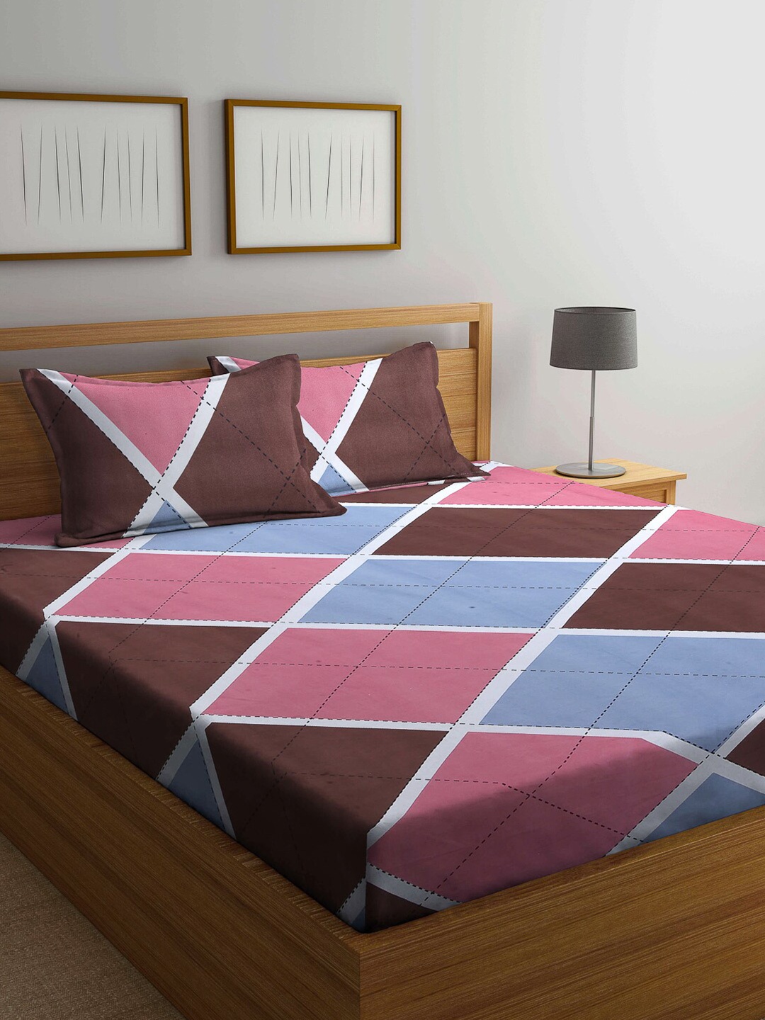 

KLOTTHE Multicoloured Geometric 210 TC Queen Bedsheet with 2 Pillow Covers, Multi