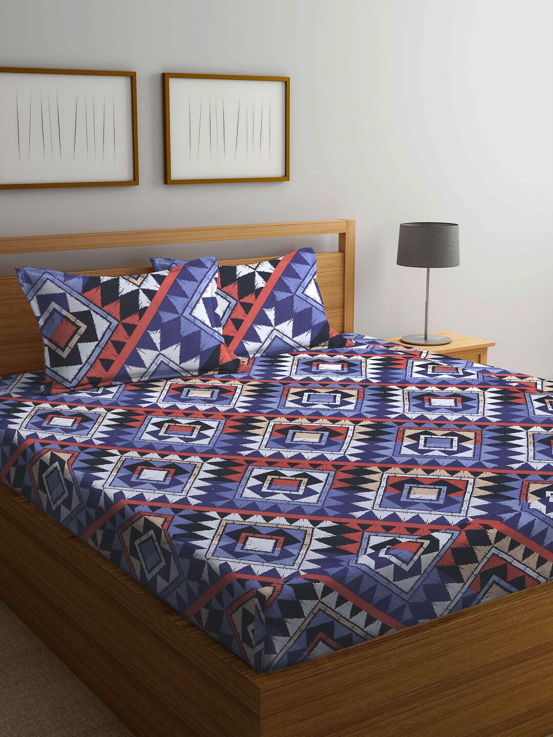 

KLOTTHE Blue & Red Geometric 210 TC Queen Bedsheet with 2 Pillow Covers