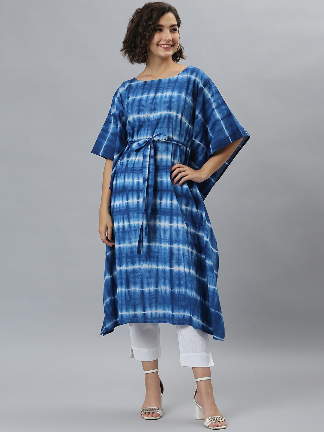 

Janasya Women Blue Checked Flared Sleeves Thread Work Indie Prints Kurta