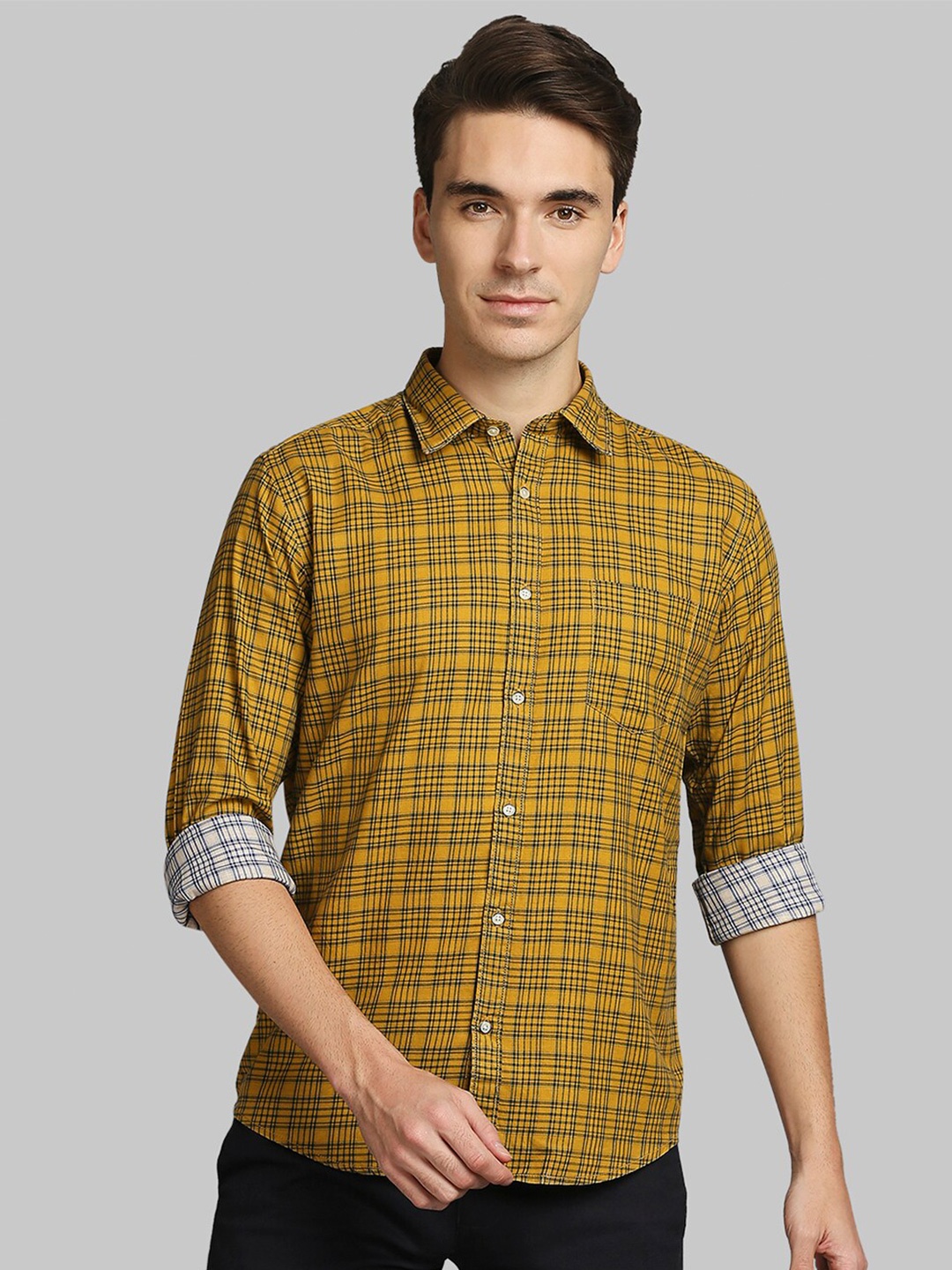 

Parx Men Yellow Slim Fit Checked Casual Shirt