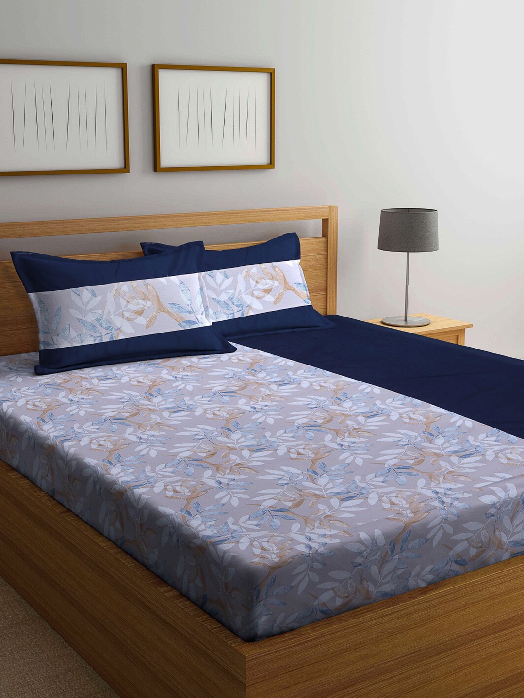 

KLOTTHE Blue & White Floral 210 TC Queen Bedsheet with 2 Pillow Covers