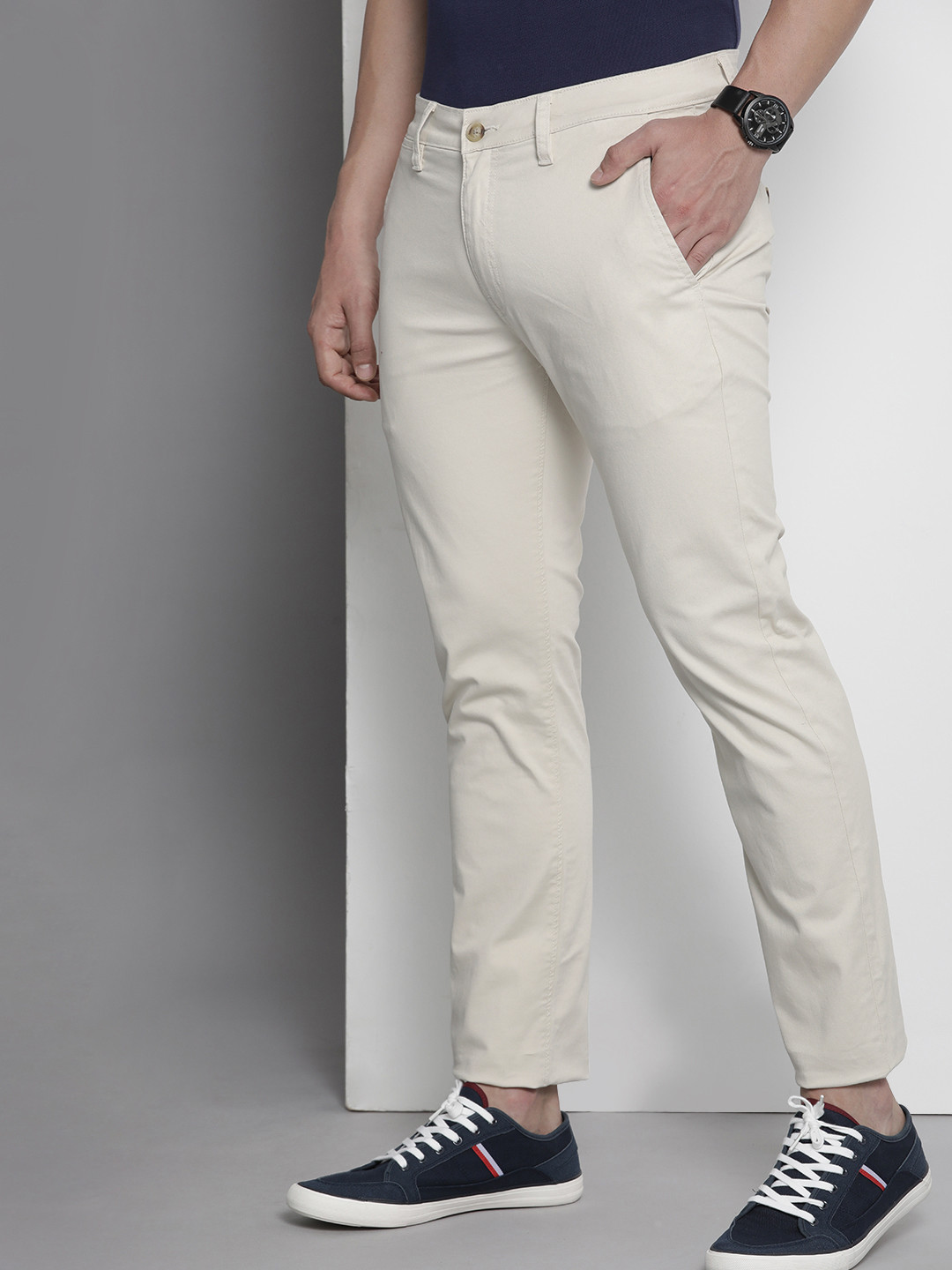 

Nautica Men Beige Solid Slim Fit Mid-Rise Regular Trousers