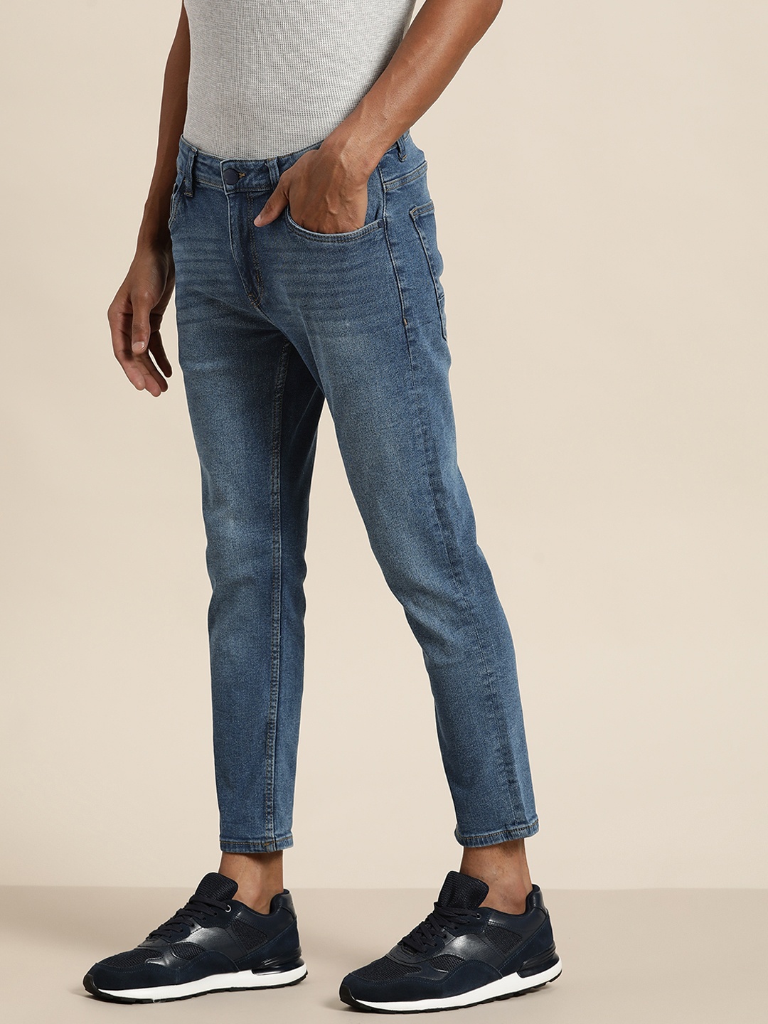 

ether Men Blue Slim Tapered Fit Light Fade Stretchable Jeans