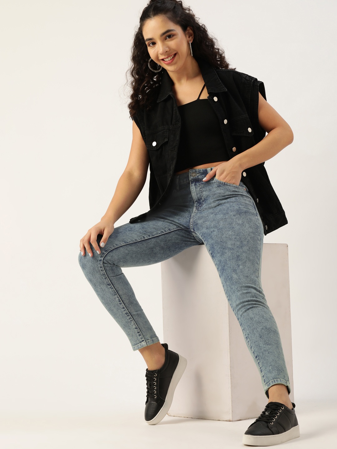 

DressBerry Women Blue Acid Wash Stretchable Jeans