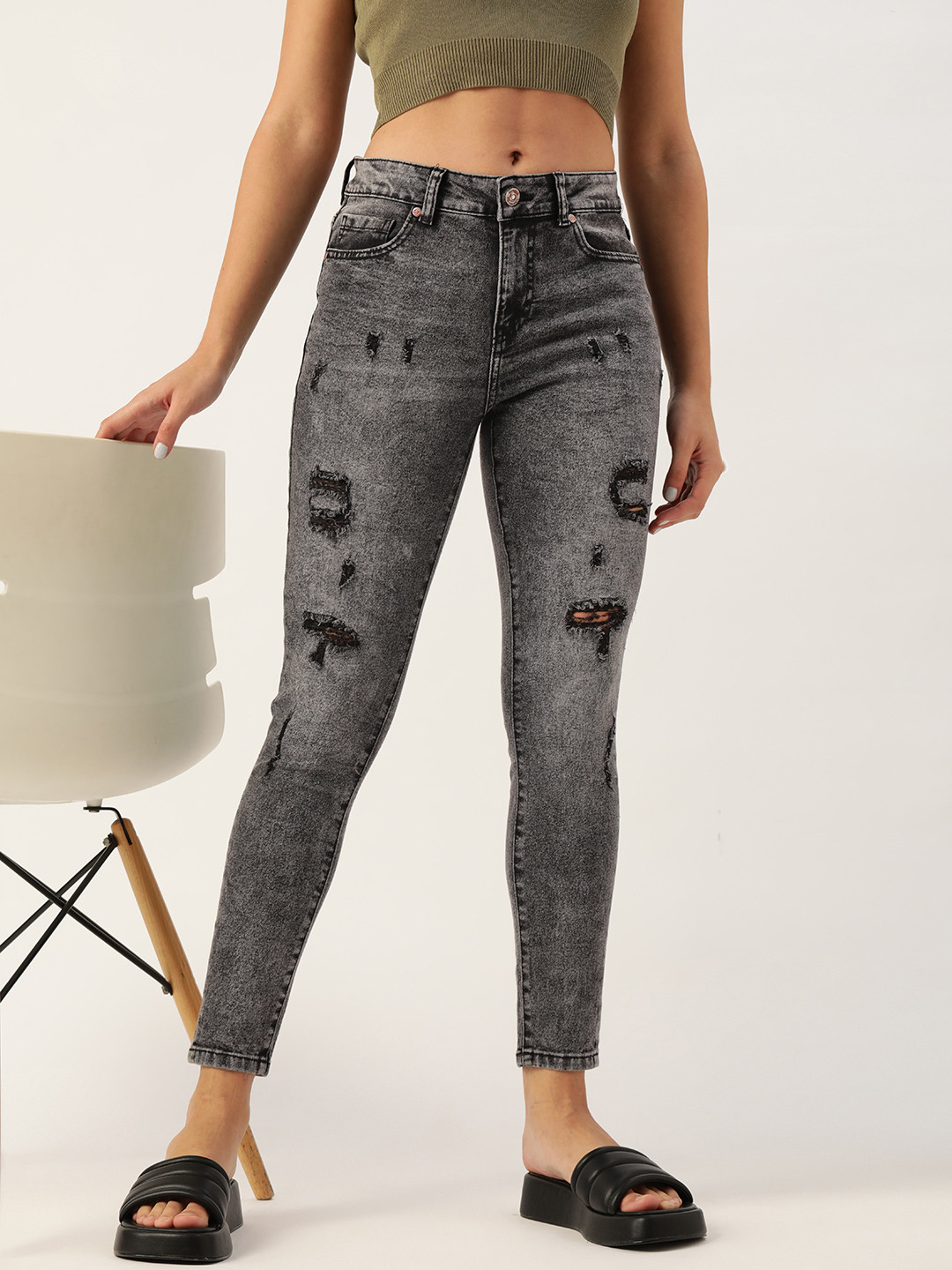 

DressBerry Women Grey Skinny Fit Mildly Distressed Light Fade Stretchable Jeans