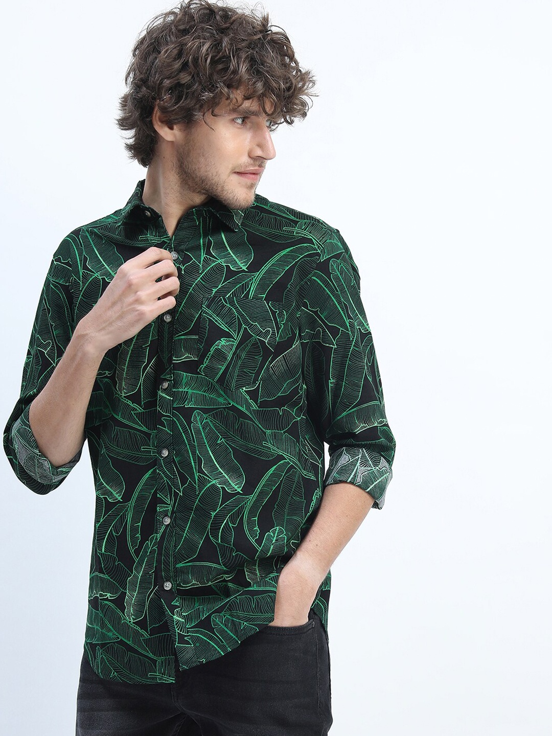 

KETCH Men Black & Green Slim Fit Floral Printed Casual Shirt