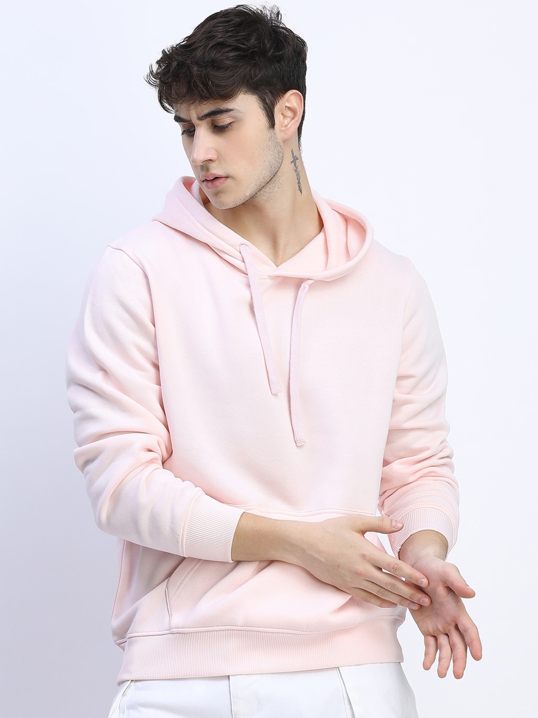 

HIGHLANDER Men Pink Solid Hooded Sweatshirt